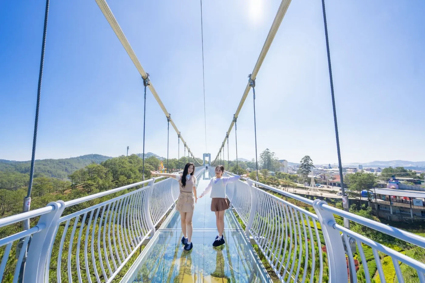 Thăm Quan Cầu Kính Thung Lũng Tình Yêu Đà Lạt Trải Nghiệm Độc Đáo