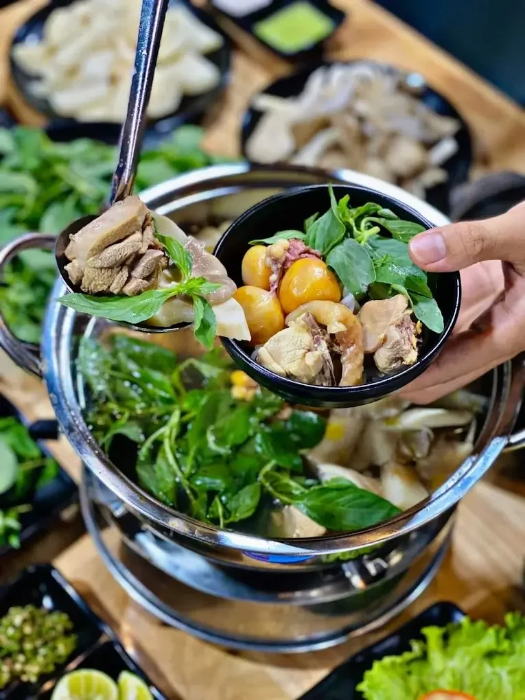 Lẩu Gà Lá É Tao Ngộ Đà Lạt Trải Nghiệm Ẩm Thực Không Thể Bỏ Qua